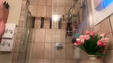 12sil online show from April 17, 1:03 pm