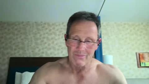 13glanmorfa online show from February 8, 5:08 am