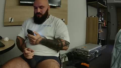 19andre90 online show from November 18, 9:17 pm