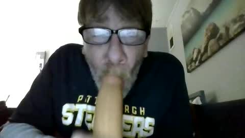 1hunglo101 online show from December 1, 1:19 am