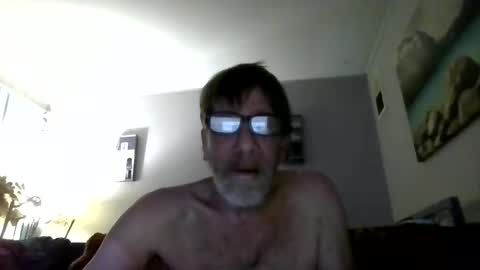 1hunglo101 online show from December 2, 3:42 am