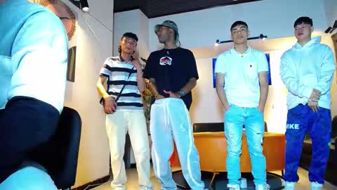 pushman online show from March 4, 1:51 pm