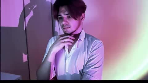 1roberttt online show from December 2, 8:56 pm