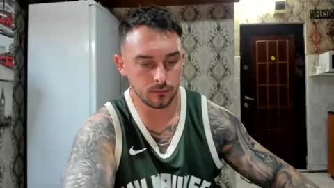 2sexymuscles online show from June 13, 7:56 pm