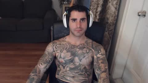 Snapshot of 420randomguy chatting on October 26, 9:06 pm Anomander Rake online show from October 26, 9:06 pm