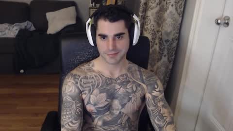 Snapshot of 420randomguy chatting on January 28, 12:15 am Anomander Rake online show from January 28, 12:15 am