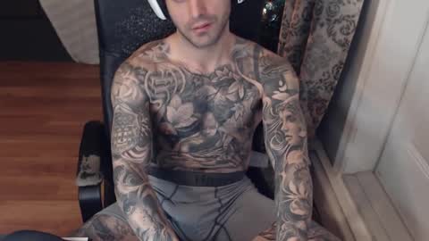 Snapshot of 420randomguy chatting on December 6, 11:25 pm Anomander Rake online show from December 6, 11:25 pm