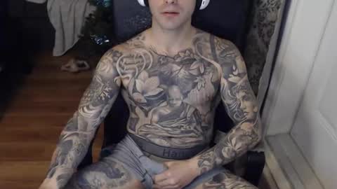 Snapshot of 420randomguy chatting on December 2, 11:27 pm Anomander Rake online show from December 2, 11:27 pm