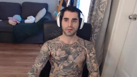 Snapshot of 420randomguy chatting on February 6, 2:04 pm Anomander Rake online show from February 6, 2:04 pm