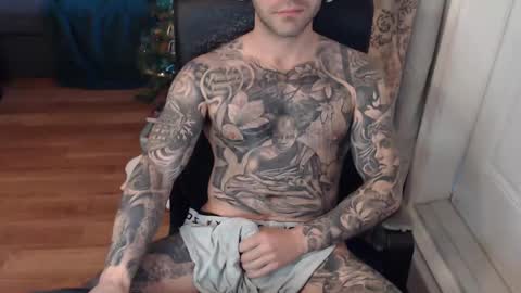 Snapshot of 420randomguy chatting on January 4, 2:46 pm Anomander Rake online show from January 4, 2:46 pm