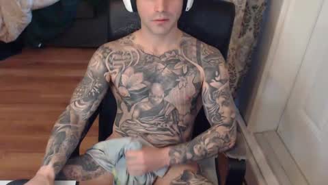 Snapshot of 420randomguy chatting on February 1, 2:45 pm Anomander Rake online show from February 1, 2:45 pm