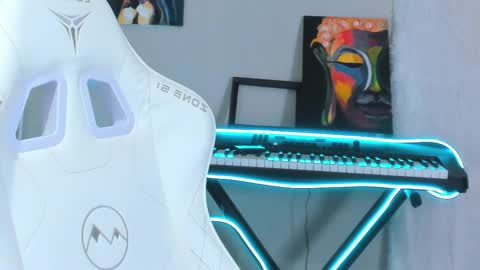 Andrew online show from February 20, 3:56 am