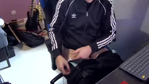 Larese Carlo online show from February 5, 9:04 am