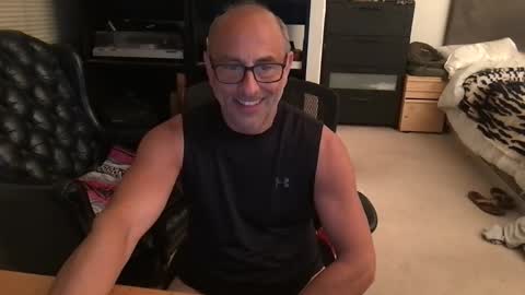 daddy vegas  for single women and couples here online show from March 7, 4:10 am