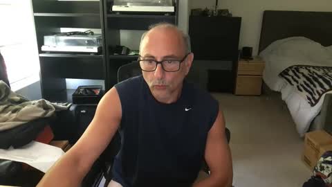 daddy vegas  for single women and couples here online show from April 13, 9:37 pm