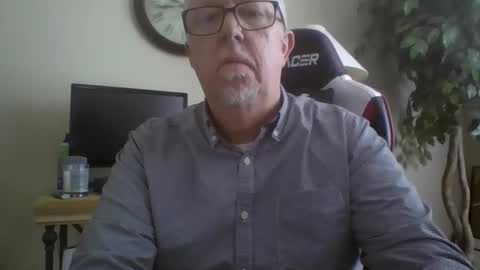 Snapshot of 72funguy71 chatting on February 7, 8:42 pm 72funguy71 online show from February 7, 8:42 pm