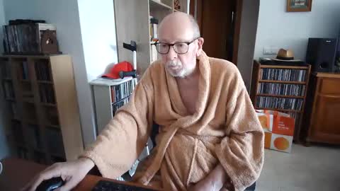  Papi  online show from February 10, 10:20 am