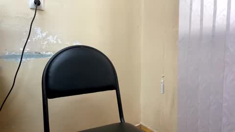 Snapshot of 7znkbob chatting on December 23, 6:33 am bob big head online show from December 23, 6:33 am