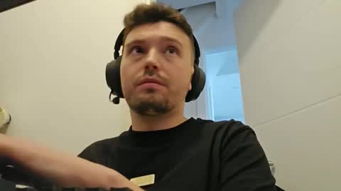 8inchdude93 online show from September 15, 10:16 am