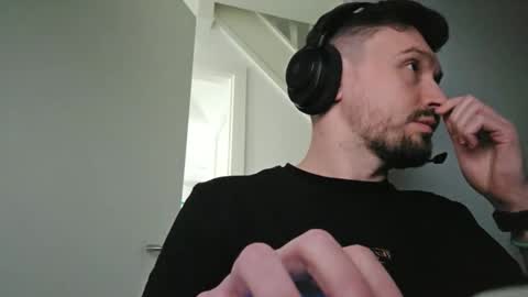 8inchdude93 online show from March 24, 12:32 pm