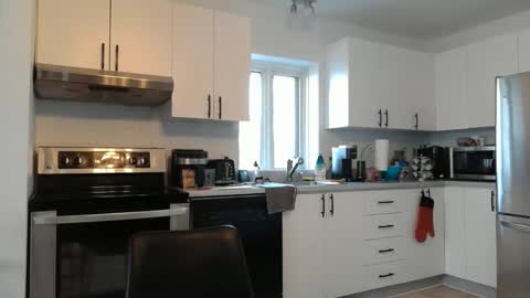 Snapshot of 8james5 chatting on October 23, 3:37 pm 8james5 online show from October 23, 3:37 pm