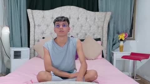 Andres online show from December 14, 7:03 pm