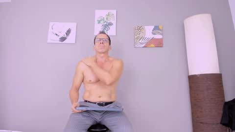 _axelking_ online show from October 17, 11:58 am