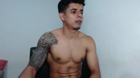  crissgex  online show from April 18, 4:36 am