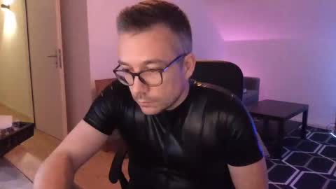 deen  online show from December 5, 6:02 pm