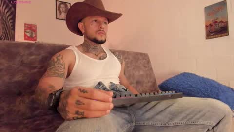 Emilio online show from December 2, 11:13 am