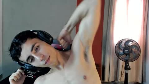 jair eduardo online show from February 4, 7:42 pm