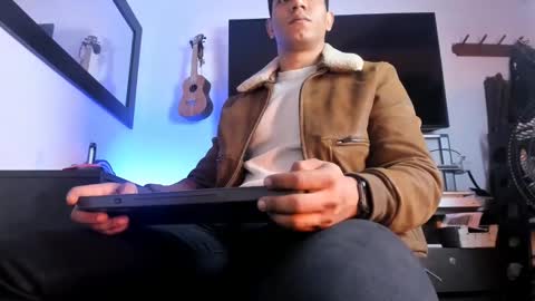 Snapshot of _heracles1 chatting on December 8, 3:45 pm Heracles online show from December 8, 3:45 pm