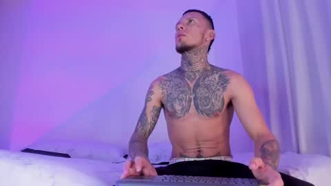 Snapshot of _kevin_xxx chatting on March 6, 9:03 am    online show from March 6, 9:03 am