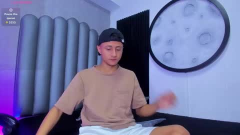 _leohot_ online show from January 10, 3:23 am