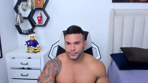 Snapshot of _matthew_santos_ chatting on February 2, 10:17 pm _matthew_santos_ online show from February 2, 10:17 pm
