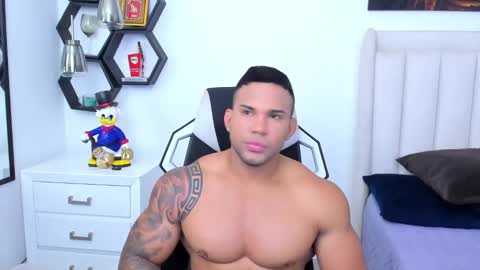 Snapshot of _matthew_santos_ chatting on January 29, 12:22 am _matthew_santos_ online show from January 29, 12:22 am