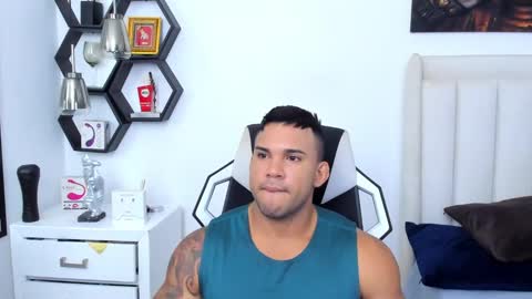 Snapshot of _matthew_santos_ chatting on March 10, 9:40 pm _matthew_santos_ online show from March 10, 9:40 pm