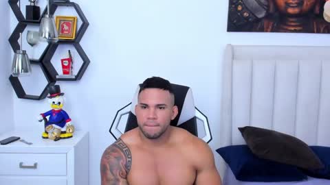 Snapshot of _matthew_santos_ chatting on January 25, 11:11 pm _matthew_santos_ online show from January 25, 11:11 pm