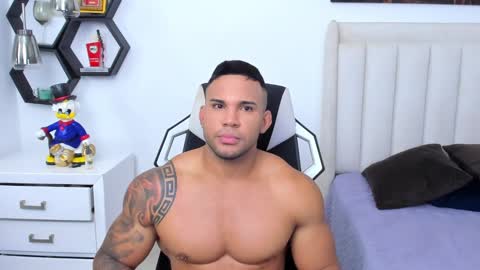 Snapshot of _matthew_santos_ chatting on January 30, 10:51 pm _matthew_santos_ online show from January 30, 10:51 pm