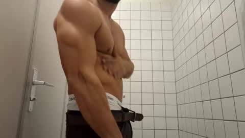 BENJI online show from November 10, 9:47 am