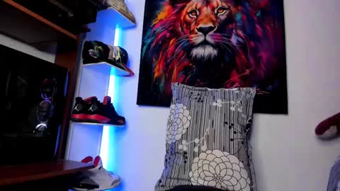 Kevin  online show from February 18, 8:38 am