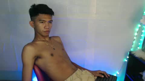 _rellvanxx online show from March 12, 7:38 pm