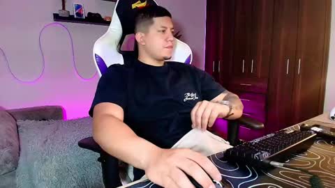 Roberto online show from March 12, 12:36 pm