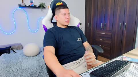 Roberto online show from January 29, 2:10 pm