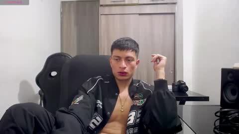 Juan Pablo-independent model online show from January 20, 3:15 am