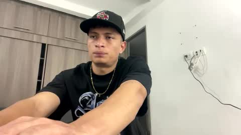 Juan Pablo-independent model online show from September 29, 2:54 am