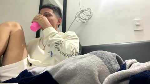 Juan Pablo-independent model online show from February 9, 4:14 am