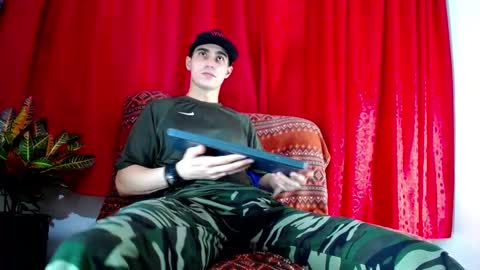 _skyleer_ online show from December 19, 12:29 am