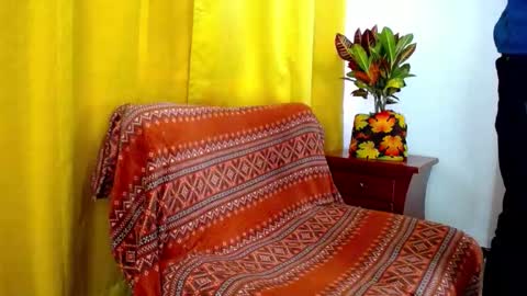 Snapshot of _skyleer_ chatting on October 25, 10:11 pm _skyleer_ online show from October 25, 10:11 pm