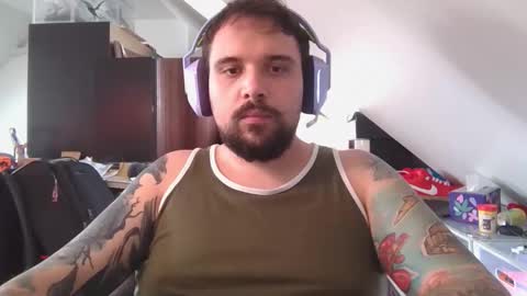 _smiley_bear27 online show from October 6, 4:28 am